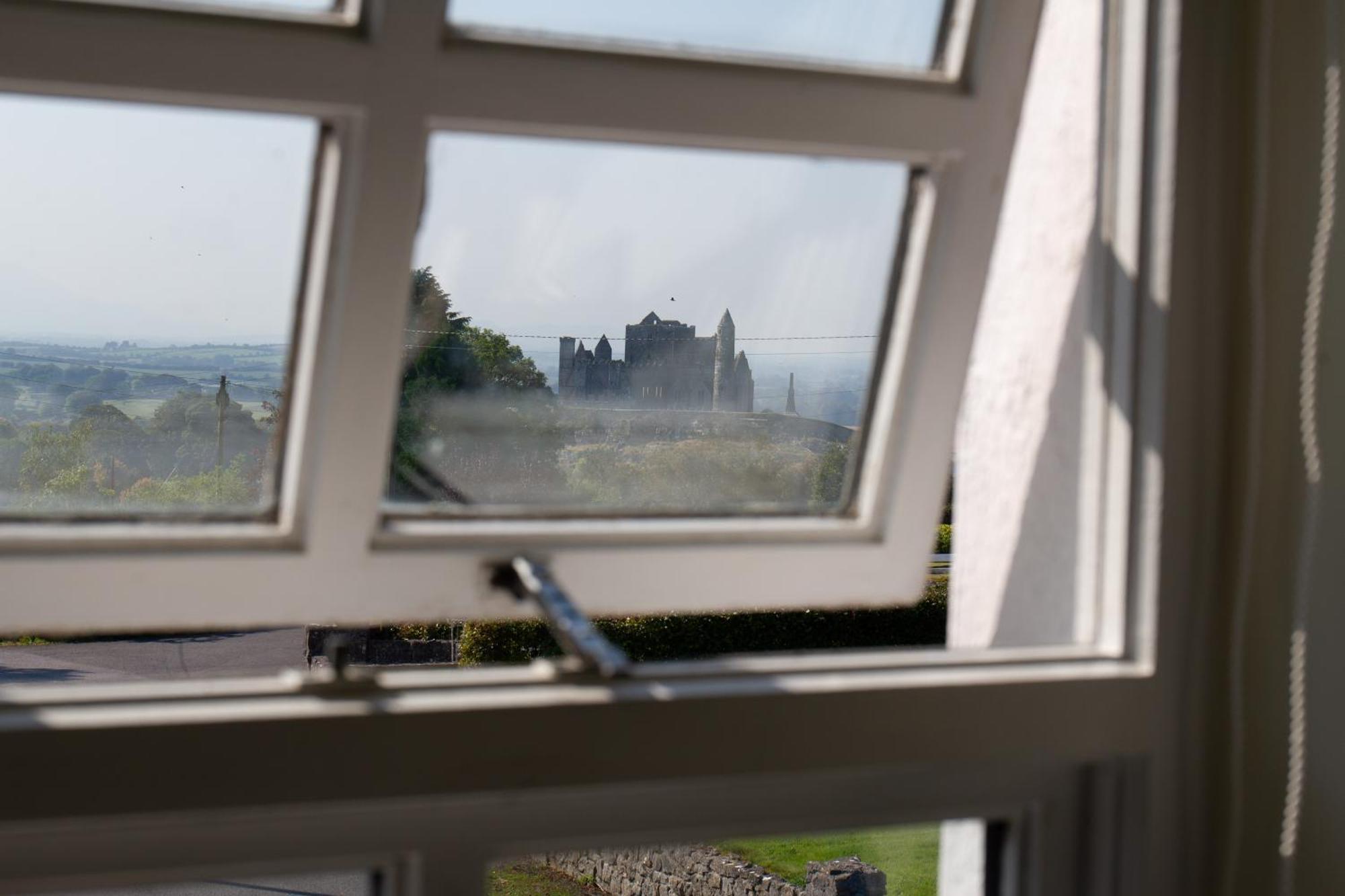 קאשל Hill House Lodge Sleeps 6 Overlooking The Rock Of Cashel מראה חיצוני תמונה